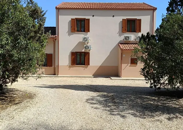 לינה וארוחת בוקר L'amico *